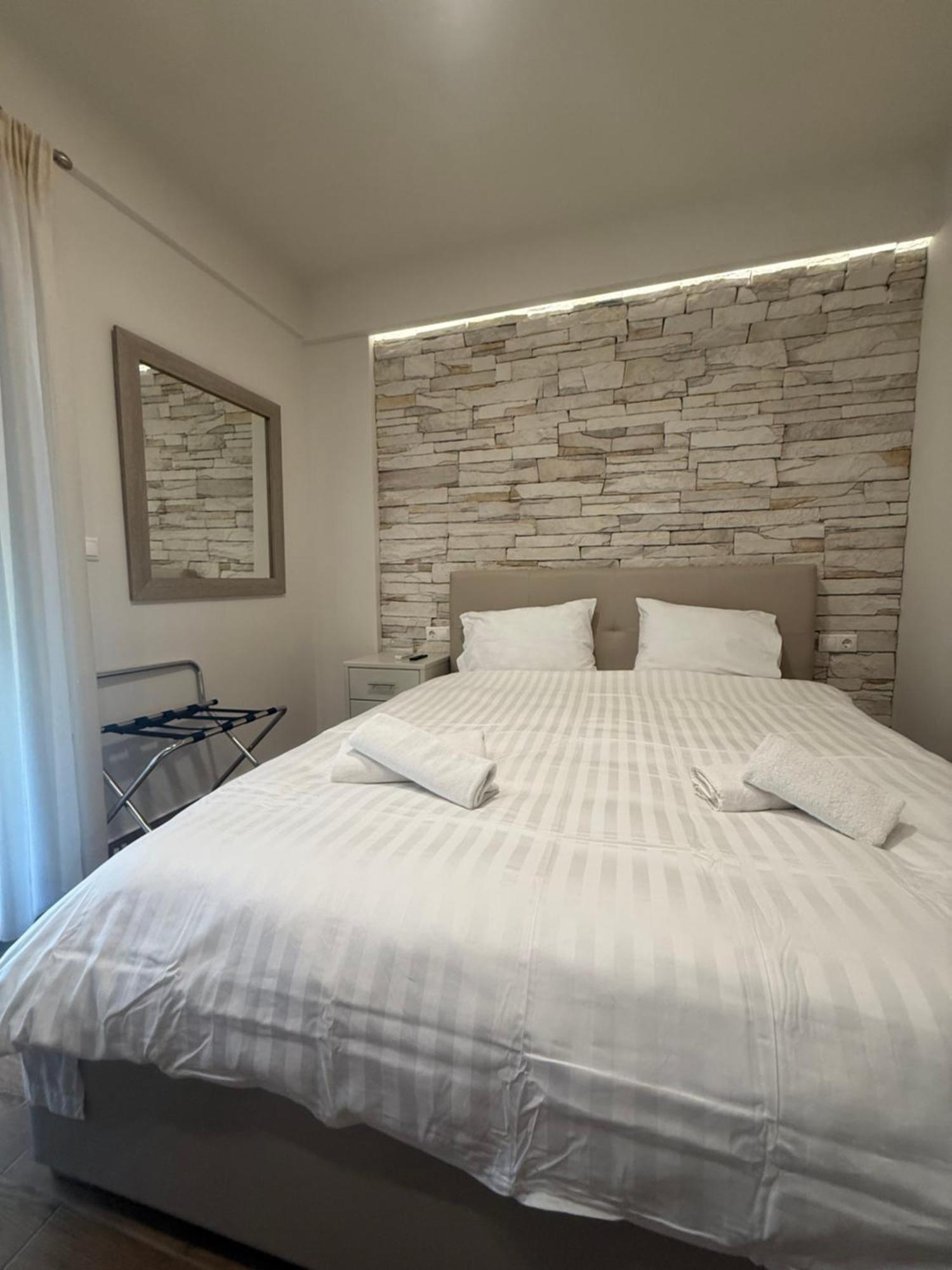 Aqua Mare Luxury Apartments Paralia Katerinis Ngoại thất bức ảnh